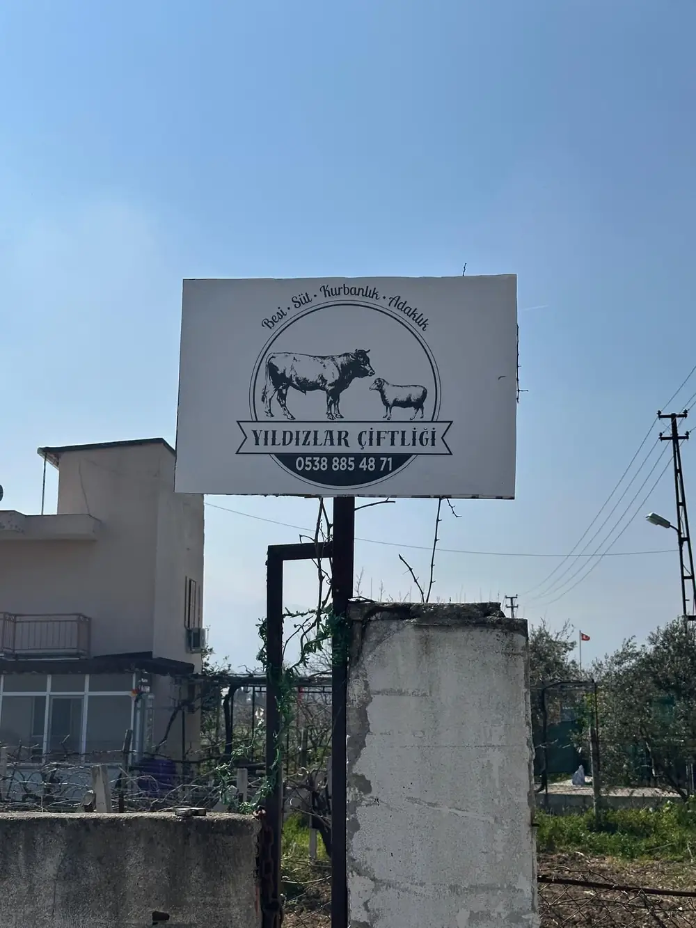 Yıldızlar Çiftliği tabelası