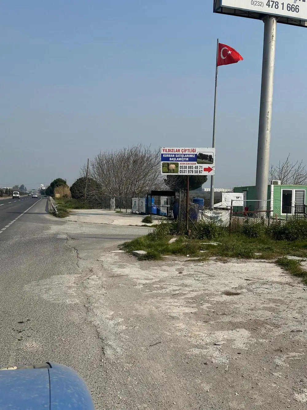 Çiftlik yol tabelası